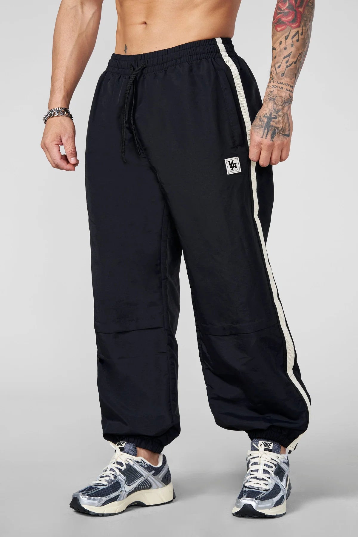 Youngla , Sideline Jogger , ( Black )