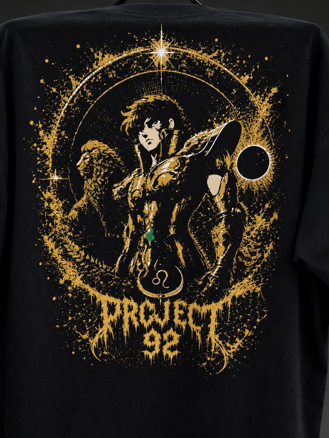 P92 , ( Gold Collection ) , Aioria , Leo ♌️ , Oversized Tee in black , Piezas únicas ‼️